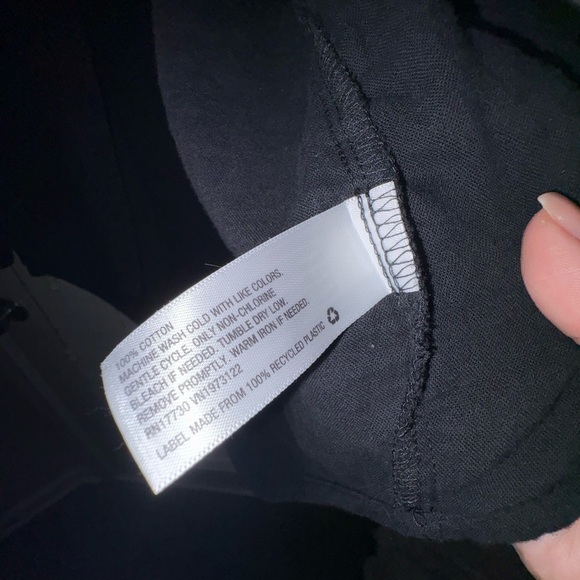 Universal Thread Women’s Black Button-Up Shirt Size XL - Picture 8 of 8